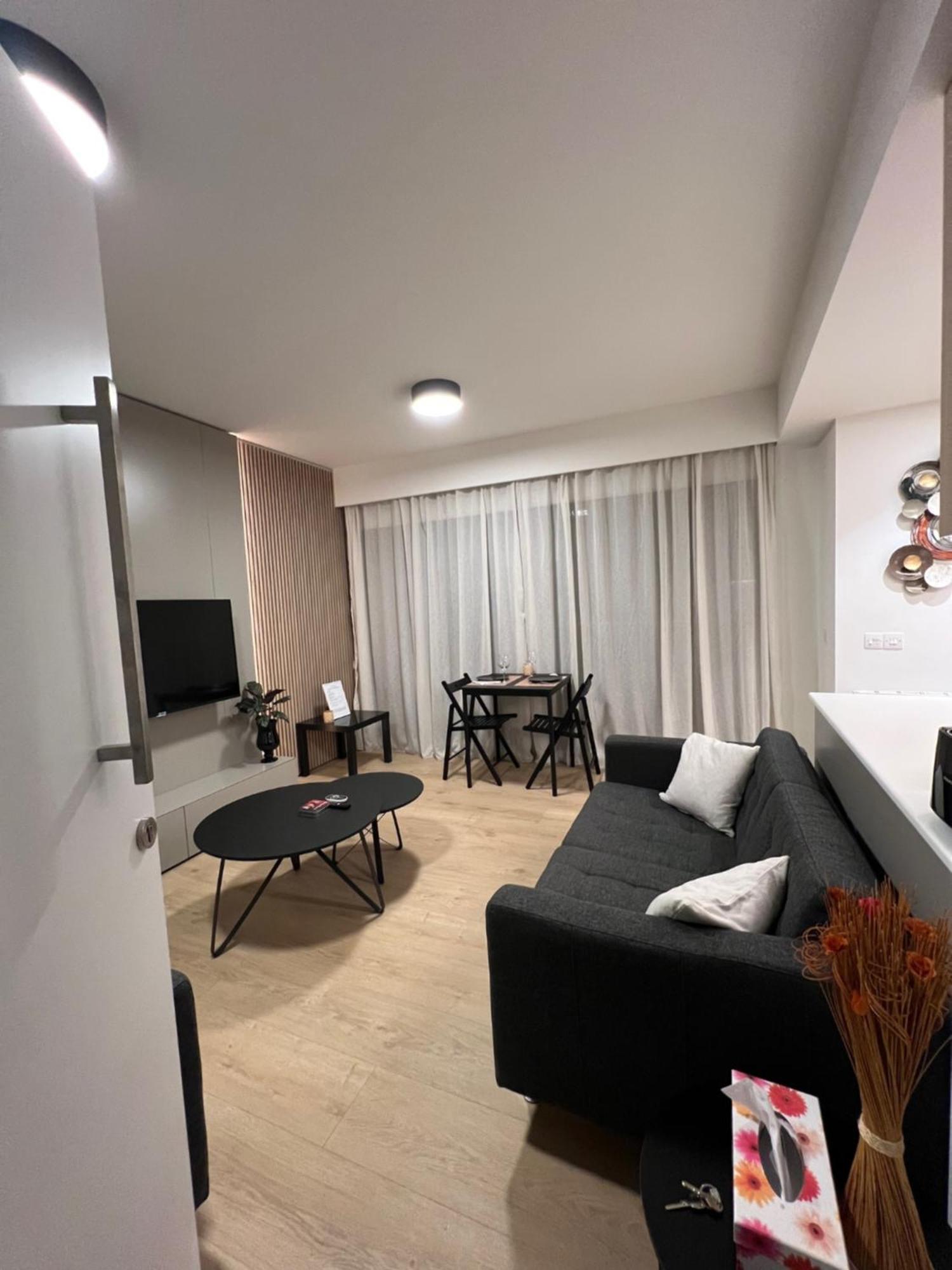 Daniela'S Modern Apartment Strovolos Kültér fotó